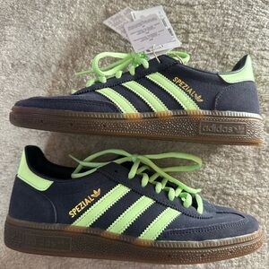 NWT Adidas Handball Spezial size 6 US navy and neon